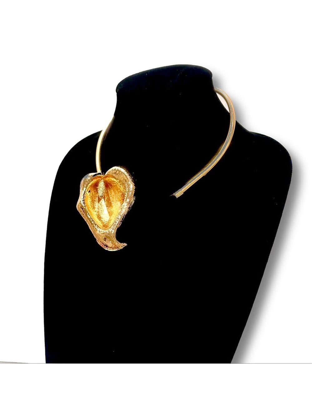 GOLDEN BLOOMS | Gold Cala Lily Contemporary Statement Collar Necklace | NEW - Picture 6 of 10